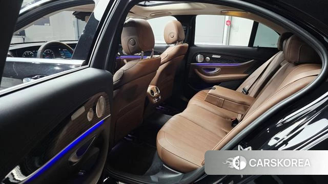 Mercedes-Benz E-Class W213 2023 Черный из Кореи, фото 2