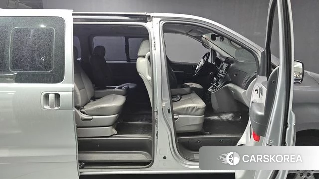 Hyundai The New Grand Starex 2018 Серебристо-серый из Кореи, фото 2