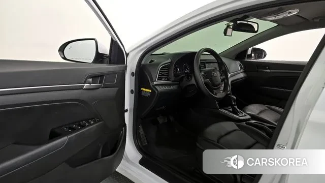 Hyundai Avante AD 2018 Белый из Кореи, фото 2