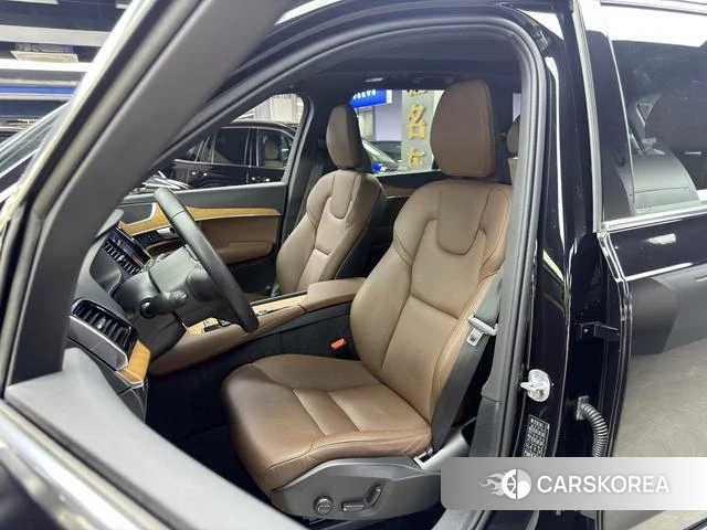 Volvo XC90 2024 Черный из Китая, фото 2
