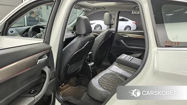 BMW X1 (F48) 2020 Белый из Кореи, фото 2