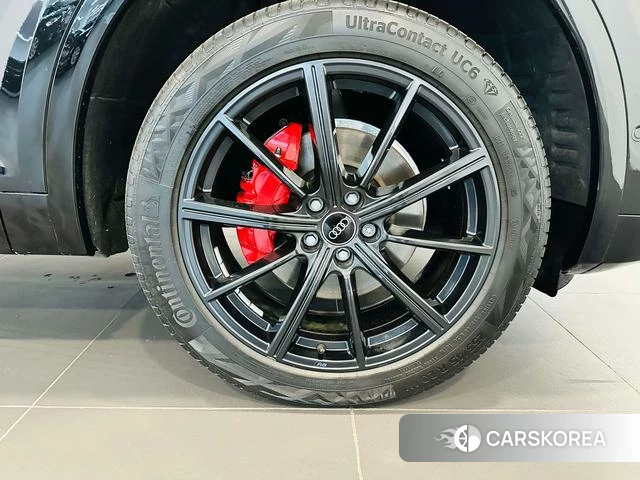 Audi Q5L Sportback 2025 Черный из Китая, фото 2