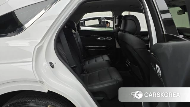 Genesis GV70 2023 Белый из Кореи, фото 2