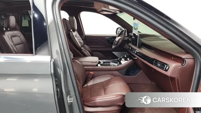 Lincoln Aviator 2nd generation 2021 Серый из Кореи, фото 2