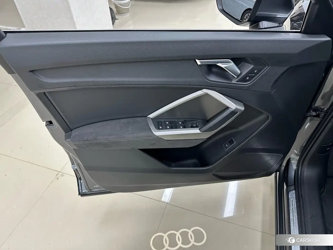 Audi Q3 2022 Silver/gray из Китая, фото 2