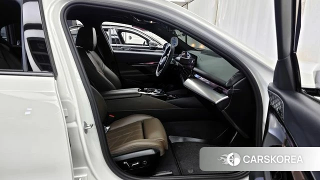 BMW i5 (G60) 2025 Белый из Кореи, фото 2