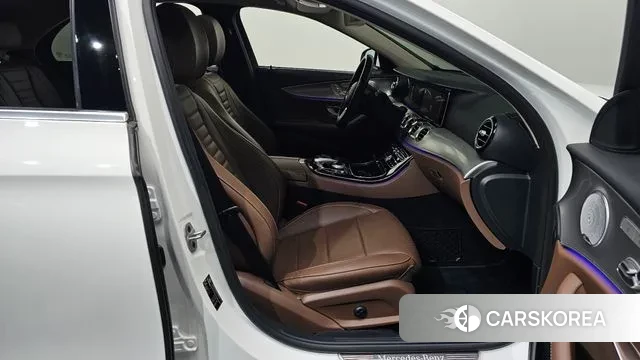 Mercedes-Benz E-Class W213 2020 Белый из Кореи, фото 2