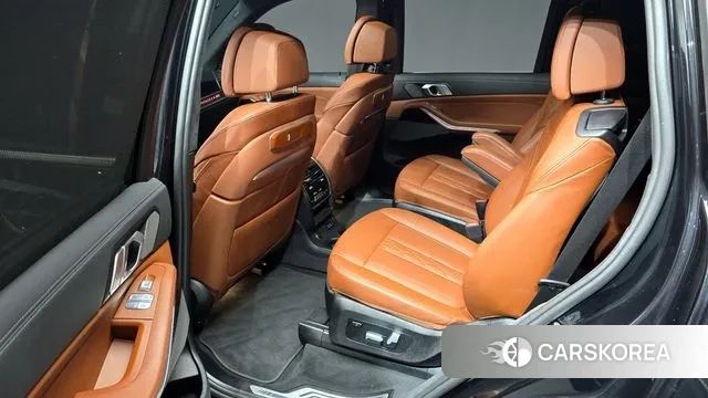 BMW X7 (G07) 2023 Черный из Кореи, фото 2