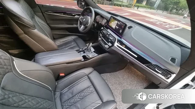 BMW 6 Series GT (G32) 2023 Жемчужный цвет из Кореи, фото 2