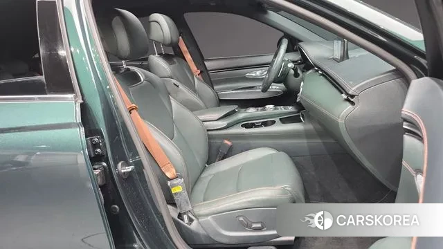 Genesis GV70 2021 Темно-зеленый из Кореи, фото 2