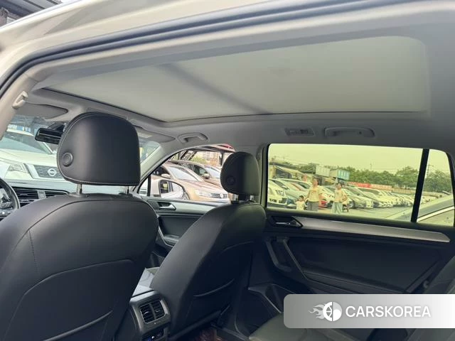 Volkswagen Tiguan L 2021 Белый из Китая, фото 2