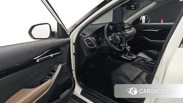 Kia Seltos 2021 Белый из Кореи, фото 2