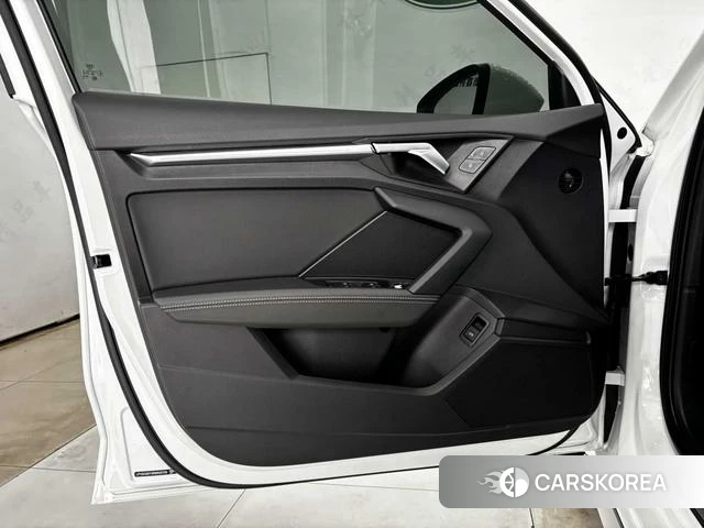 Audi A3 2024 Белый из Китая, фото 2