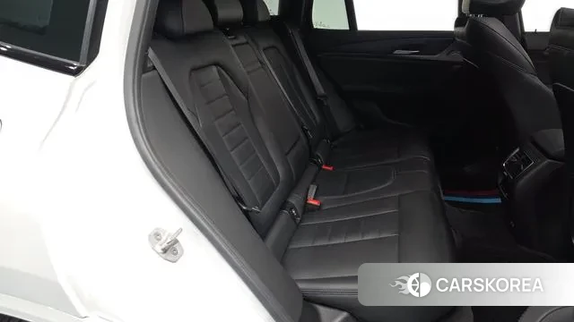 BMW iX3 2023 Белый из Кореи, фото 2