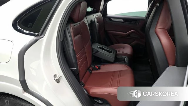 Porsche Cayenne (PO536) 2025 Цвет тростника из Кореи, фото 2