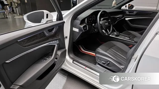 Audi A6 (C8) 2020 Белый из Кореи, фото 2