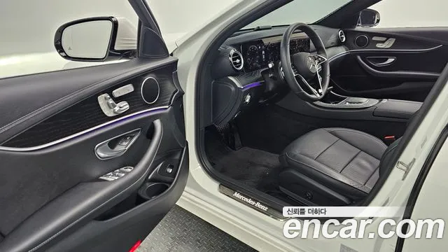 Mercedes-Benz E-Class W213 2023 Белый из Кореи, фото 2