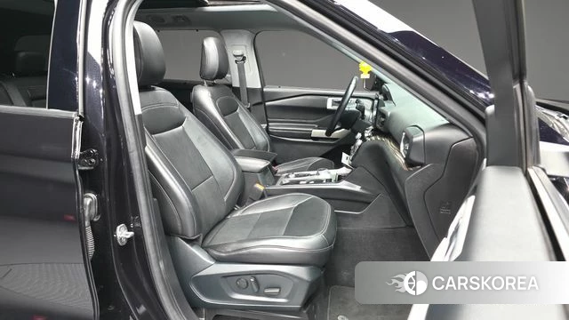 Ford Explorer 6th Generation 2021 Черный из Кореи, фото 2