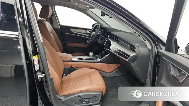 Audi A6 (C8) 2023 Черный из Кореи, фото 2