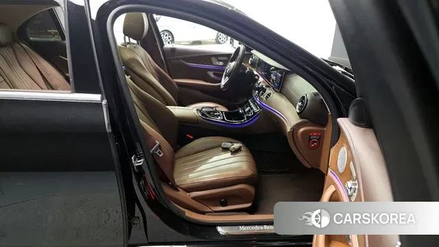 Mercedes-Benz E-Class W213 2019 Черный из Кореи, фото 2