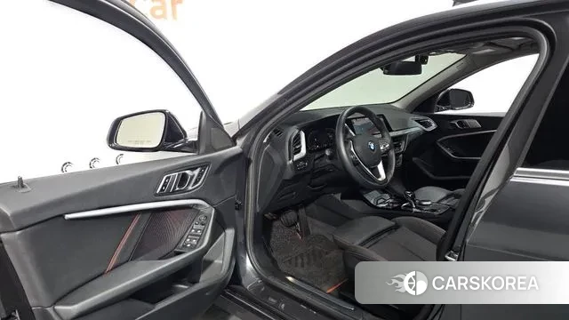 BMW 1 Series (F40) 2020 Серый из Кореи, фото 2