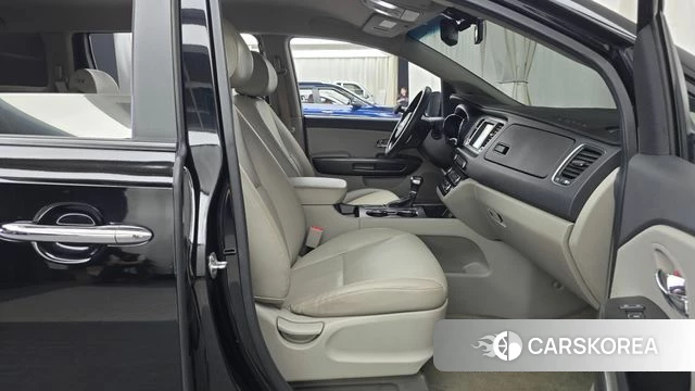 Kia The New Carnival 2018 Черный из Кореи, фото 2