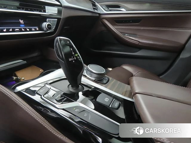 BMW 5 Series (G30) 2020 Белый из Кореи, фото 2