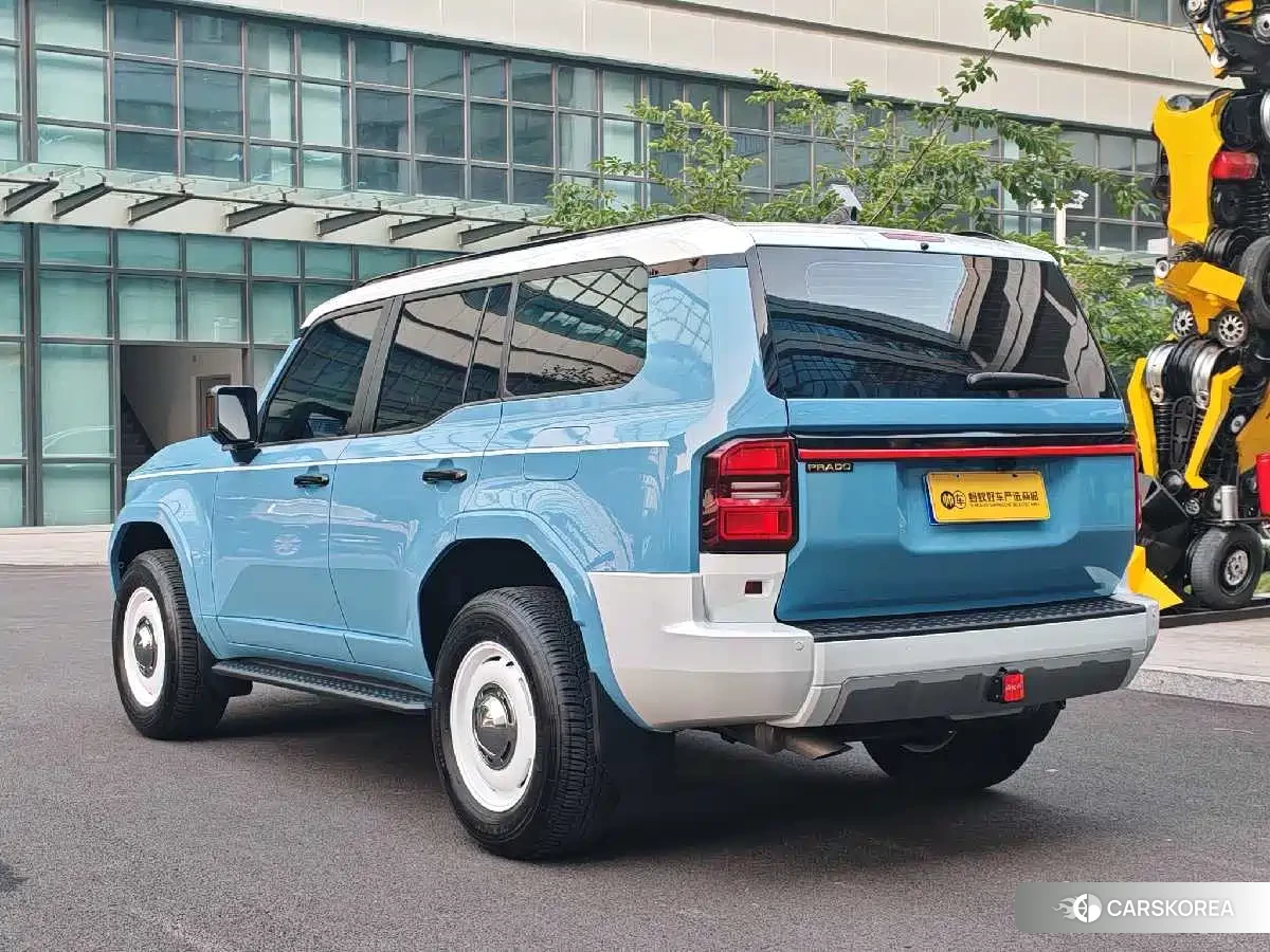 Toyota Land Cruiser 2025 Синий из Китая, фото 2