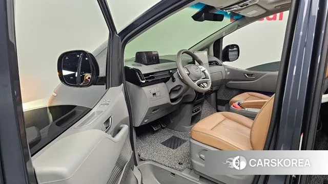 Hyundai Staria 2023 Серый из Кореи, фото 2