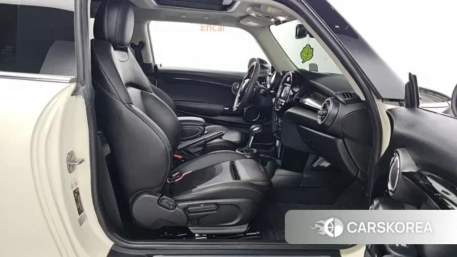 Mini Cooper S 2019 Жемчужный цвет из Кореи, фото 2