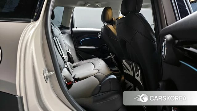 Mini Cooper 2024 Жемчужный цвет из Кореи, фото 2