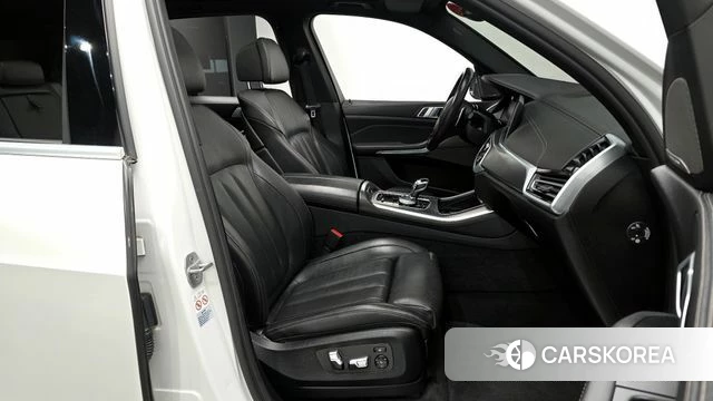 BMW X5 (G05) 2021 Белый из Кореи, фото 2
