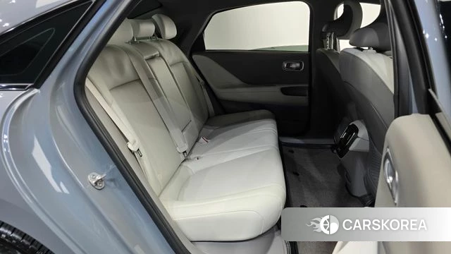 Hyundai Ionic 6 2024 Серебристо-серый из Кореи, фото 2