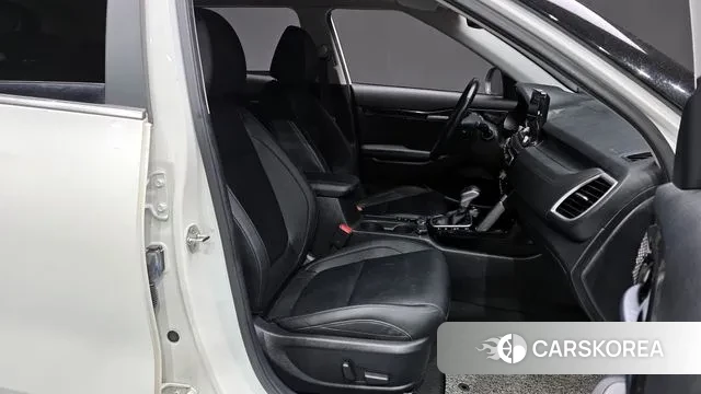 Kia Seltos 2022 Белый из Кореи, фото 2