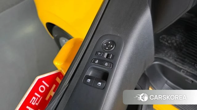 Hyundai Staria 2022 Желтый из Кореи, фото 2
