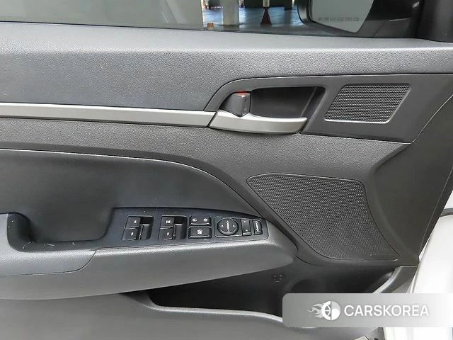 Hyundai Avante AD 2018 Белый из Кореи, фото 2