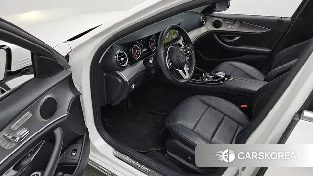 Mercedes-Benz E-Class W213 2019 Белый из Кореи, фото 2