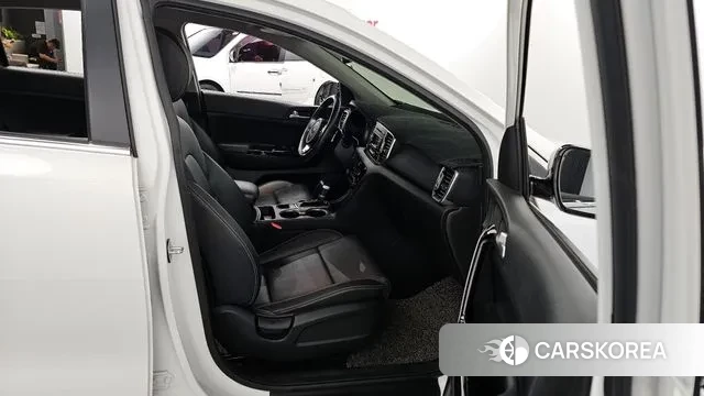 Kia Sportage 4th Generation 2018 Белый из Кореи, фото 2