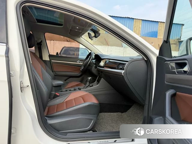 Volkswagen Lavida 2022 Белый из Китая, фото 2