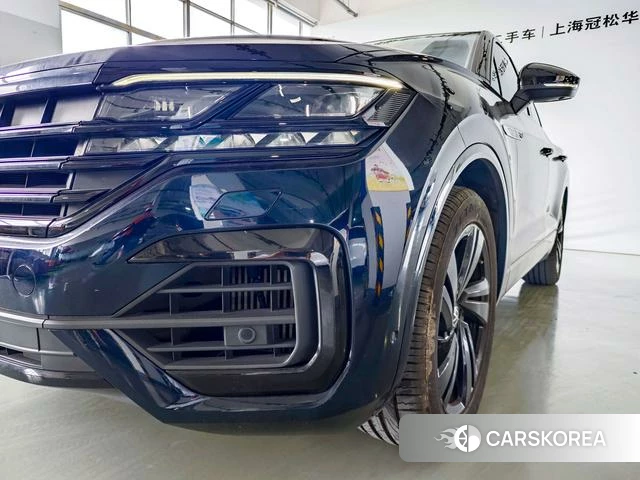 Volkswagen Touareg 2022 Синий из Китая, фото 2