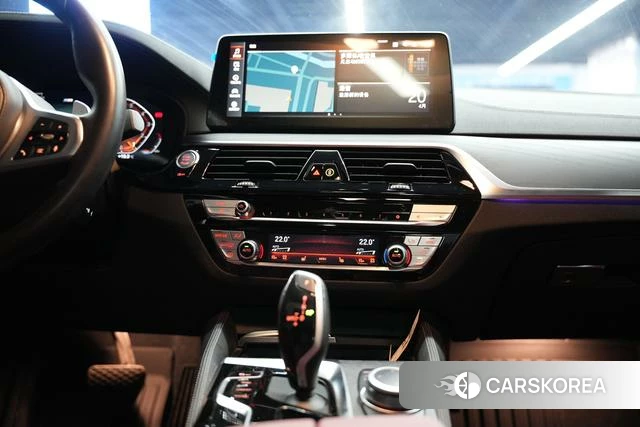 BMW 5 series 2022 Черный из Китая, фото 2