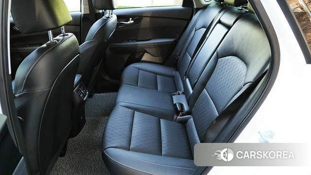 Kia The New K3 2nd generation 2023 Белый из Кореи, фото 2