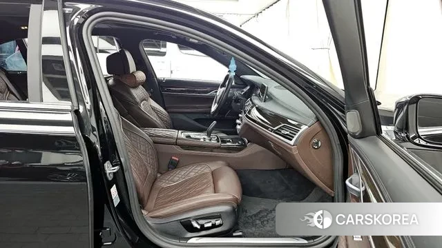 BMW 7 Series (G11) 2019 Черный из Кореи, фото 2