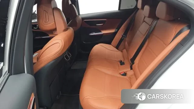 Mercedes-Benz C-Class W206 2023 Белый из Кореи, фото 2