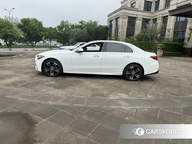 Mercedes-Benz C-class PHEV 2024 Белый из Китая, фото 2