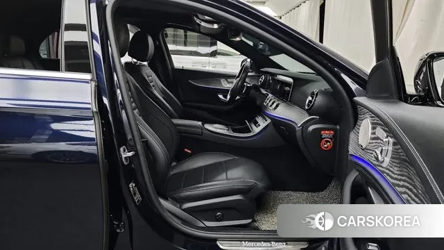 Mercedes-Benz E-Class W213 2022 Синий из Кореи, фото 2