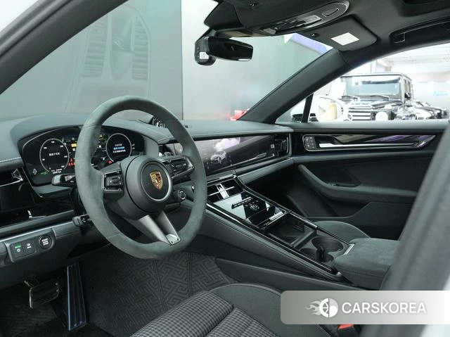 Porsche Panamera 2026 Серебристо-серый из Китая, фото 2