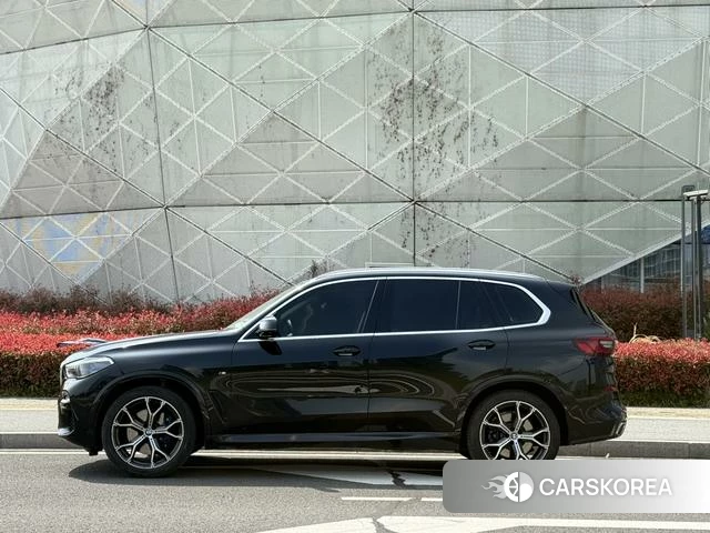 BMW X5 (imported) 2021 Черный из Китая, фото 2