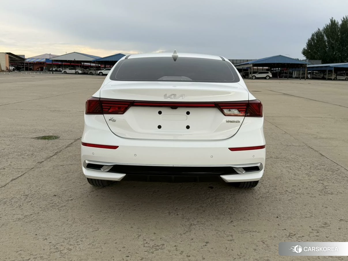 Kia K3 2021 Белый из Китая, фото 2