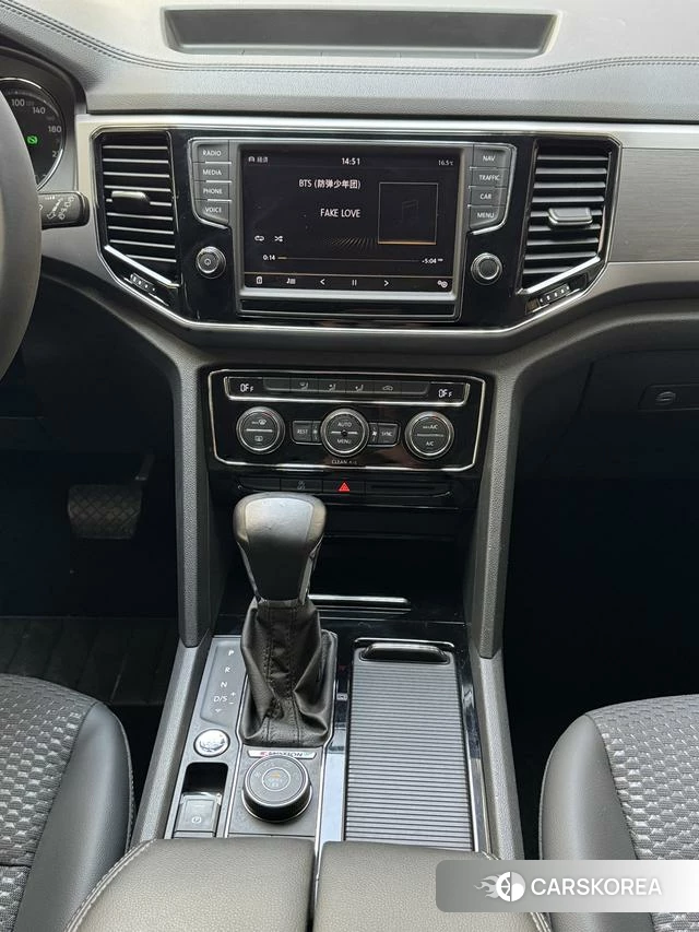Volkswagen Tourang 2018 Черный из Китая, фото 2